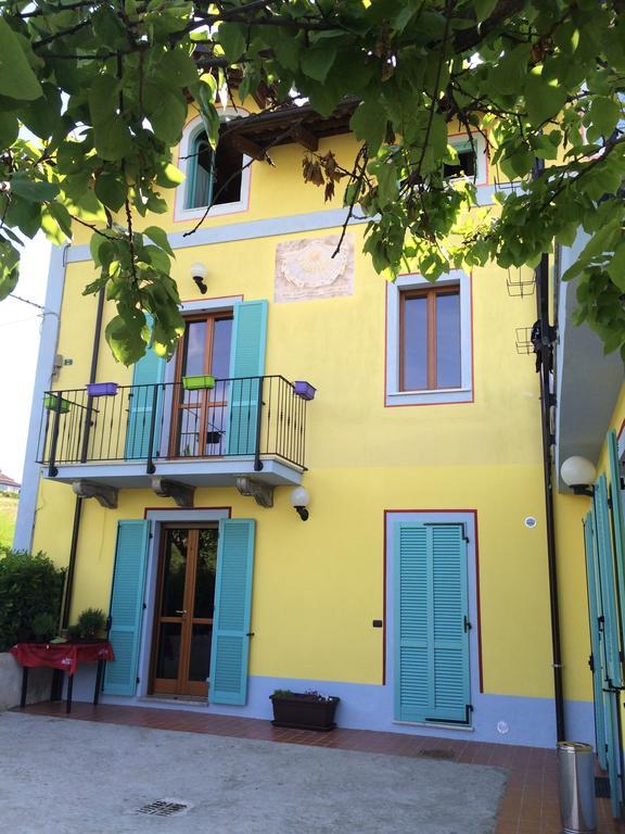 ネヴィーリエ La Terrazza Del Barbaresco Bed & Breakfast エクステリア 写真