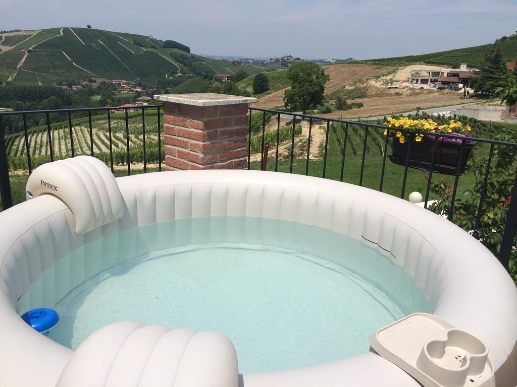 ネヴィーリエ La Terrazza Del Barbaresco Bed & Breakfast エクステリア 写真