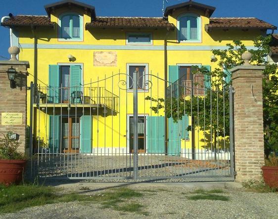ネヴィーリエ La Terrazza Del Barbaresco Bed & Breakfast エクステリア 写真