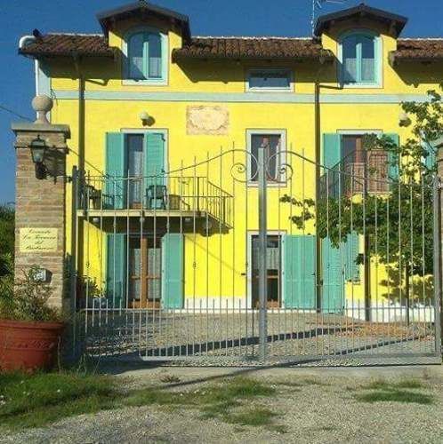 ネヴィーリエ La Terrazza Del Barbaresco Bed & Breakfast エクステリア 写真