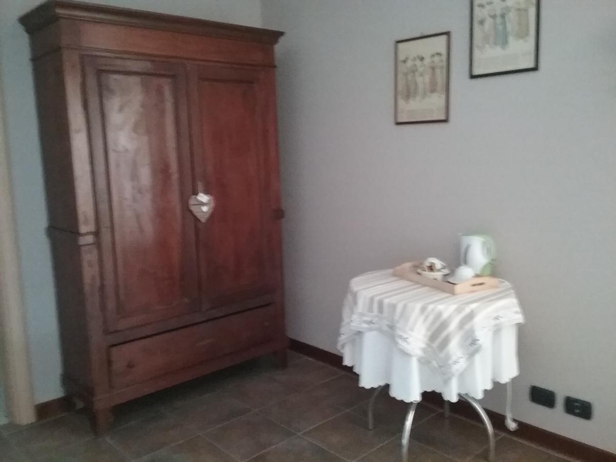 ネヴィーリエ La Terrazza Del Barbaresco Bed & Breakfast エクステリア 写真