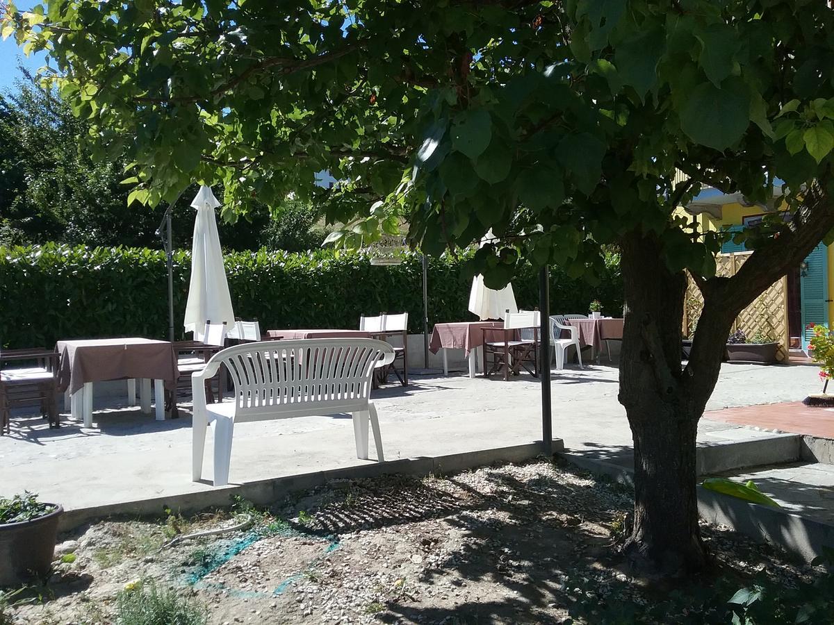 ネヴィーリエ La Terrazza Del Barbaresco Bed & Breakfast エクステリア 写真