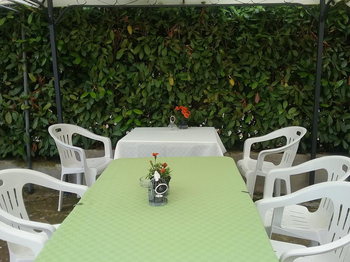 ネヴィーリエ La Terrazza Del Barbaresco Bed & Breakfast エクステリア 写真
